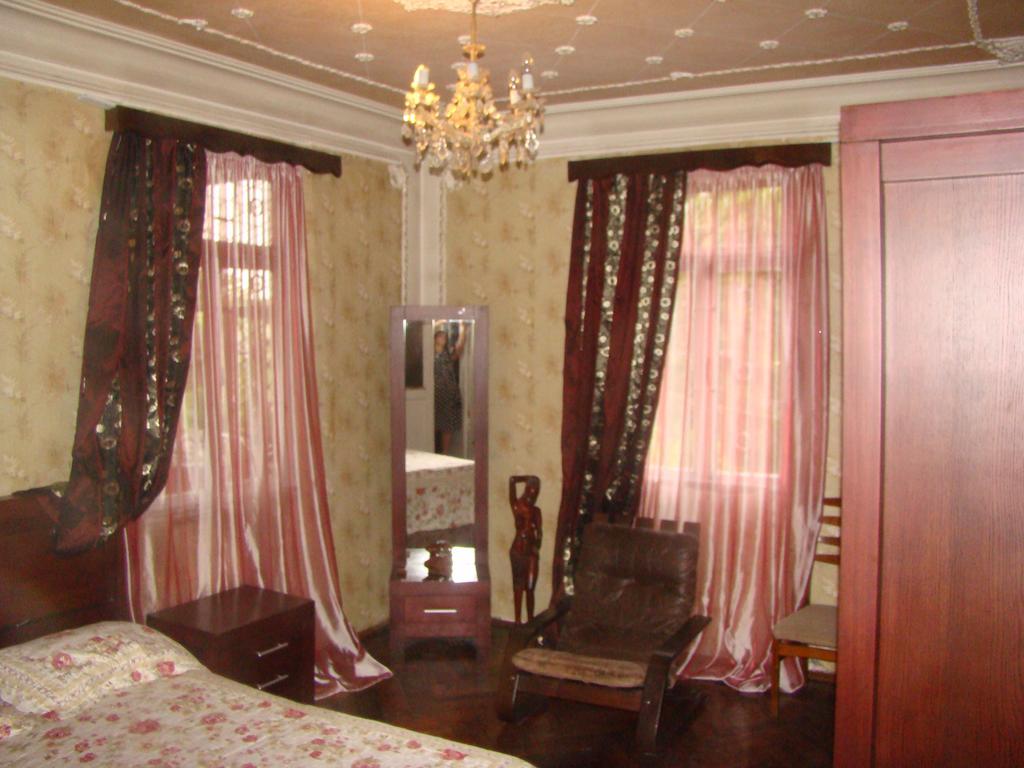 Guest House Temuri Batumi Exterior foto