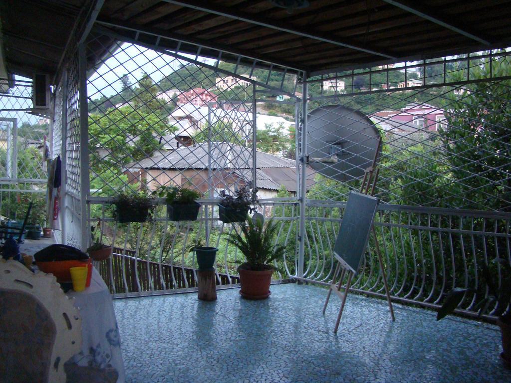 Guest House Temuri Batumi Exterior foto