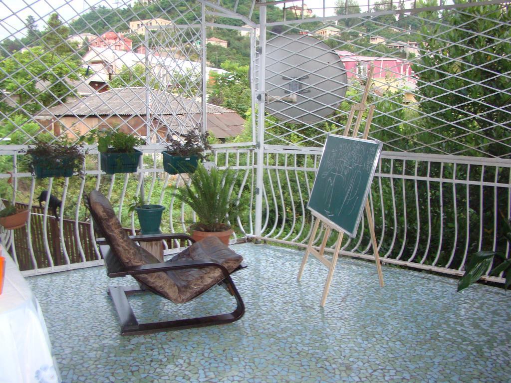 Guest House Temuri Batumi Exterior foto